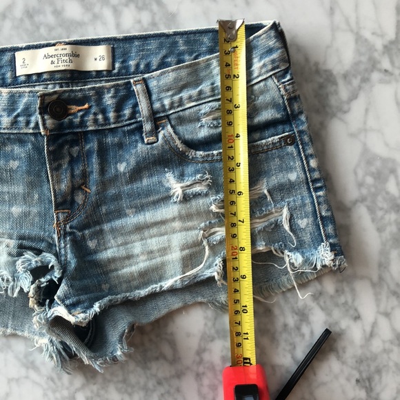 Abercrombie Jean Shorts - size 2, w26 - Picture 8 of 8
